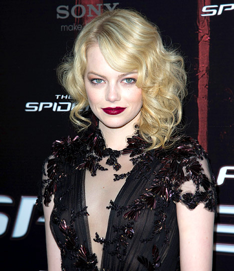 Emma Stone platinum blonde hair_Salon Buzz Chicago